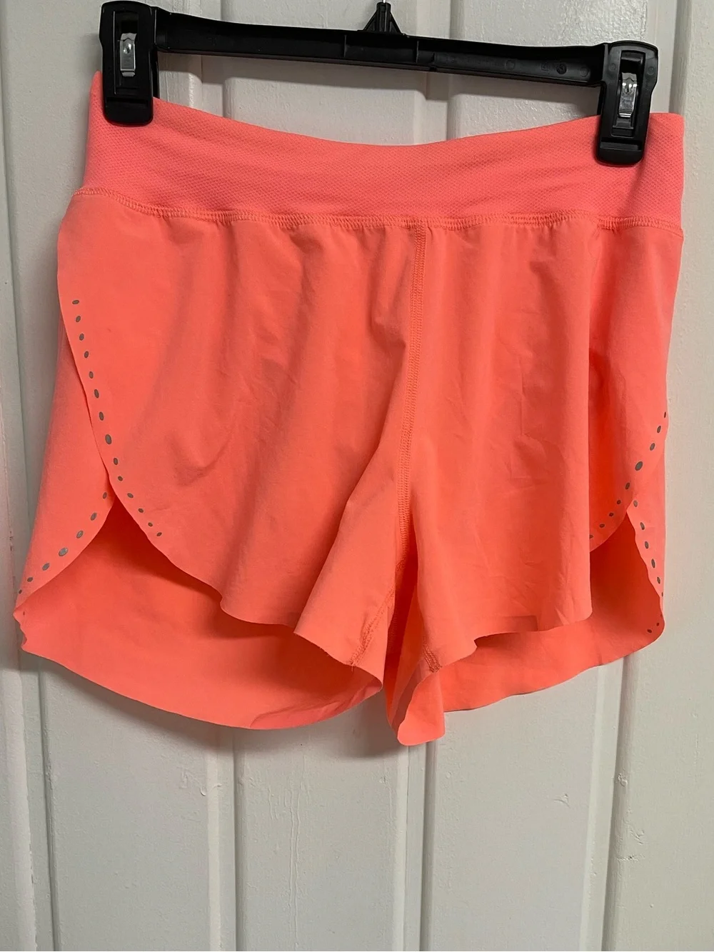 Lululemon find your pace shorts (old version)